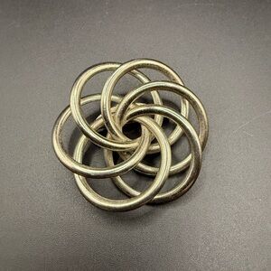 Vintage Connected Circles Brooch Pin Back Silver Tone Intertwined